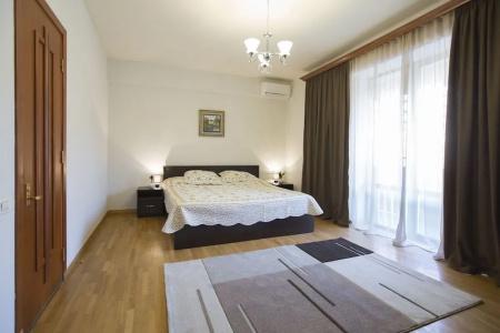 Republic Square Boutique - 3