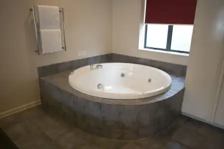 Aubyn Court Spa Motel - 16