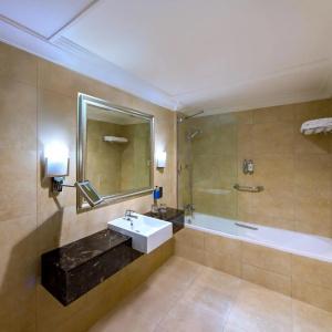Somewhere Luxury Apartment (Formerly known as Le Meridien Dubai) - 37