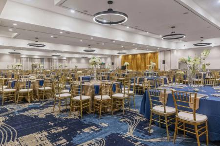 DoubleTree by Hilton Bakersfield - 33