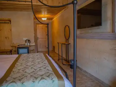 Cratus Stone Palace - 81