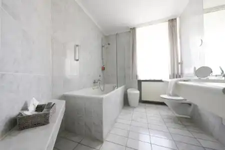Bayerischer Hof - 80