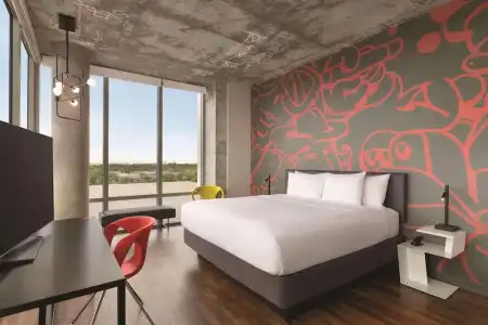 Kompose Boutique Miami Airport - 45