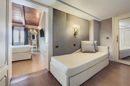 Olimpia Venice, BW signature collection - 112
