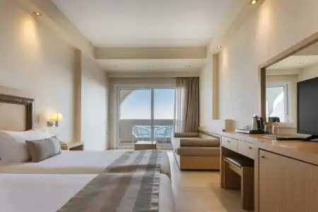 Alexandra Beach Resort & Spa - 36