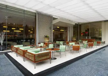 Courtyard by Marriott Bangkok - 12
