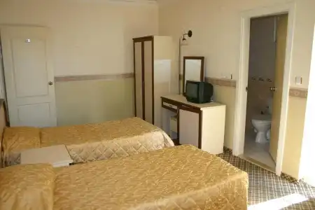 Kleopatra Saray - 16