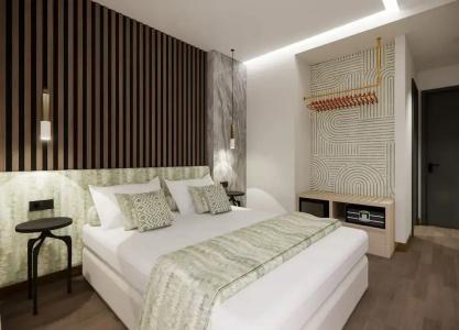 Chrispy City Living - 17