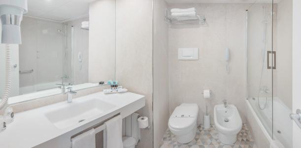 RH Corona del Mar - 13