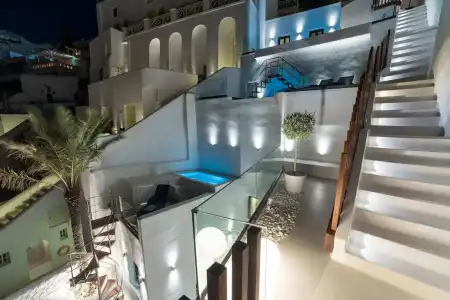 Daydream Luxury Suites - 6