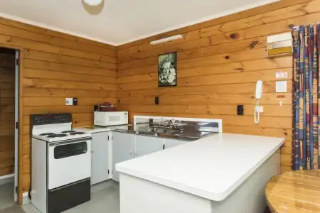 Tudor Park Motel - 60