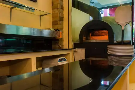 Room in Guest Room - Bucintoro Restaurant & Guesthouse Belvedere - 10 Minutes From Patong Beach - 11