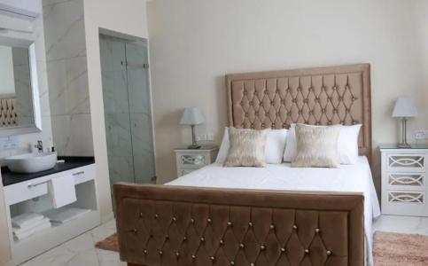 100 Boutique Living - 34