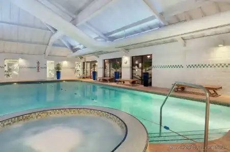 DoubleTree by Hilton Bristol North - 9