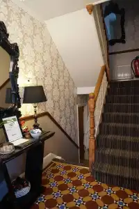 Lakeside Guest House - 12
