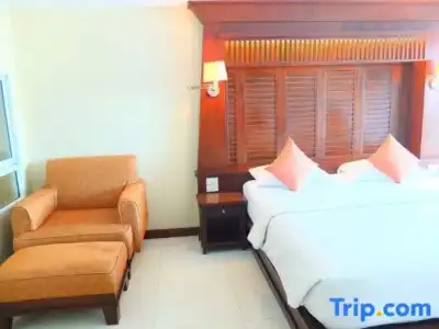 August Suites - 112
