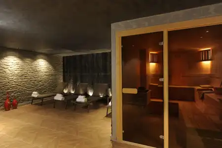 Le Petit Palace - 11