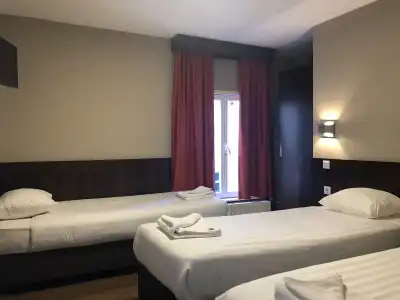 Damrak Inn - 1