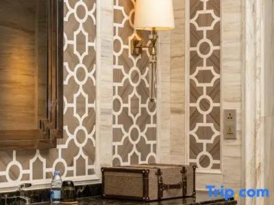 The Ritz-Carlton, - 90