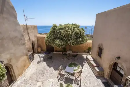 Goulas Traditional Guesthouse - 20