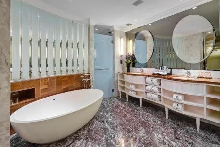 Resorts World Sentosa - Crockfords Tower - 38