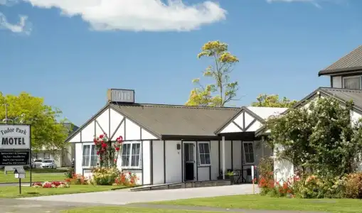 Tudor Park Motel - 94
