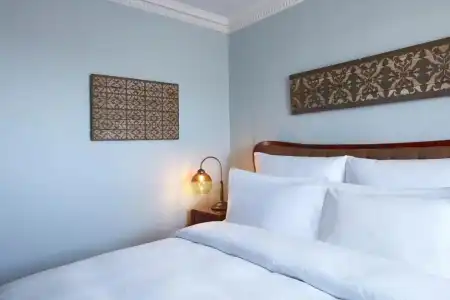 Carmella Boutique - Spa & Shelter Access - 54
