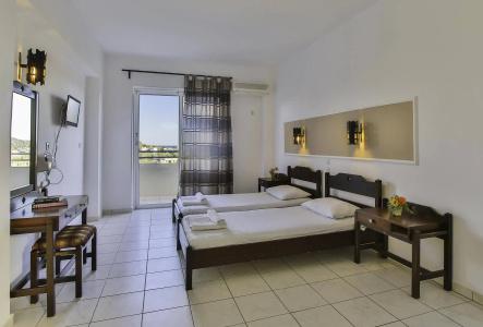 Hillside Studios & Apartments - 2