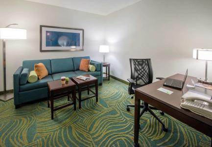 Fairfield Inn & Suites Greensboro Wendover - 2
