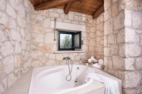 Diamond Suites - 102