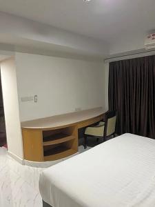 Mall Suites - 97