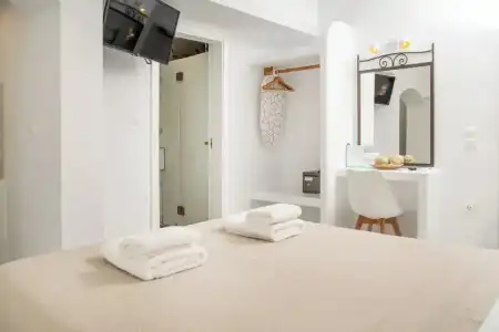 Terra Fos Naxos Studios - 13