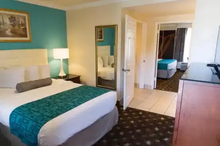 Howard Johnson by Wyndham Pasadena - 33