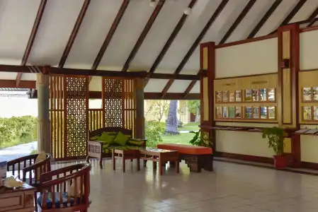 Holiday Island Resort & Spa - 11