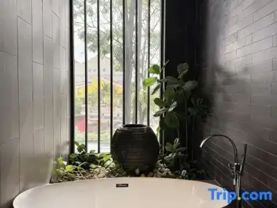 1825 Gallery - 115