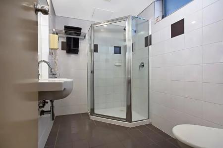 Comfort Inn On Raglan - 45