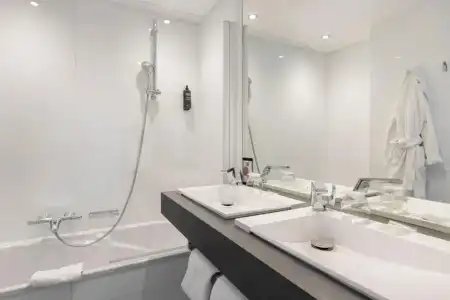 ibis Styles Menton Centre - 9