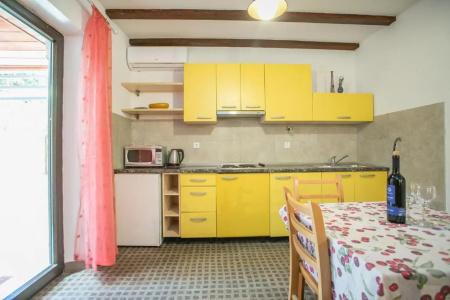 Garden Apartment - 89