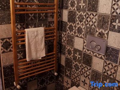 Tale Cave Inn - 151