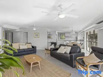 Gemini Court Holiday Apartments - 589