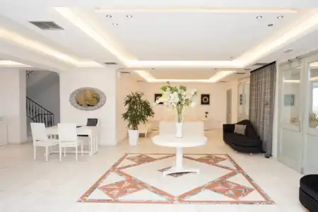 Astro Palace & Spa - 4