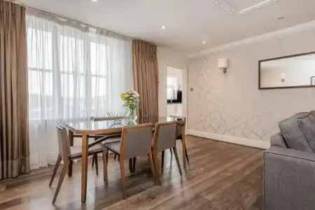 Queensgate Court - 270