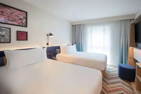 Hampton by Hilton - 32