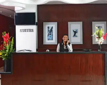 & Suites PF - 24