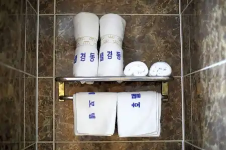 Kyoung Dong - 40
