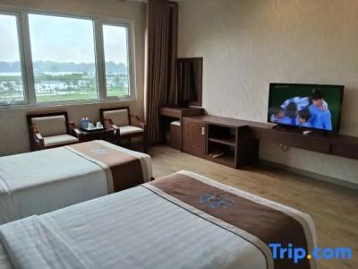 Ha Long Harbour - 31