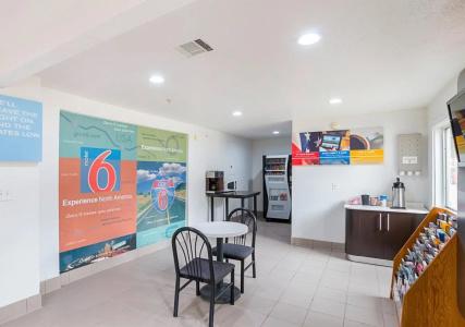 Motel 6 Grand Prairie, TX - Near Six Flags Drive - 12