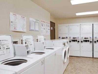 WoodSpring Suites Fredericksburg - 12