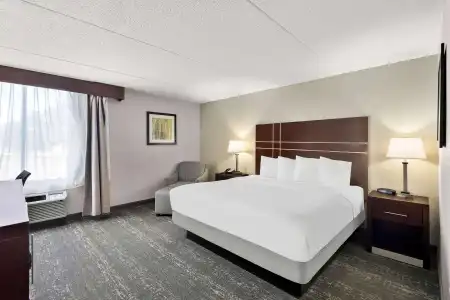 Best Western Luxbury Inn Fort Wayne - 3