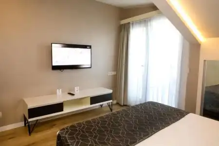 Elm Suite - 40